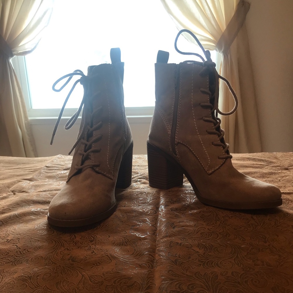 Heeled booties